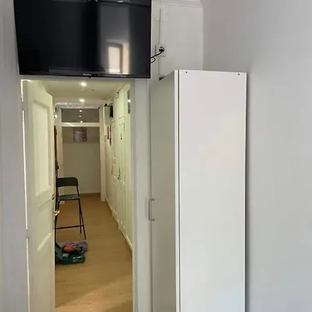 Apartamento Bernardim Ribeiro 3 Andar ベッド・アンド・ブレックファスト リスボン